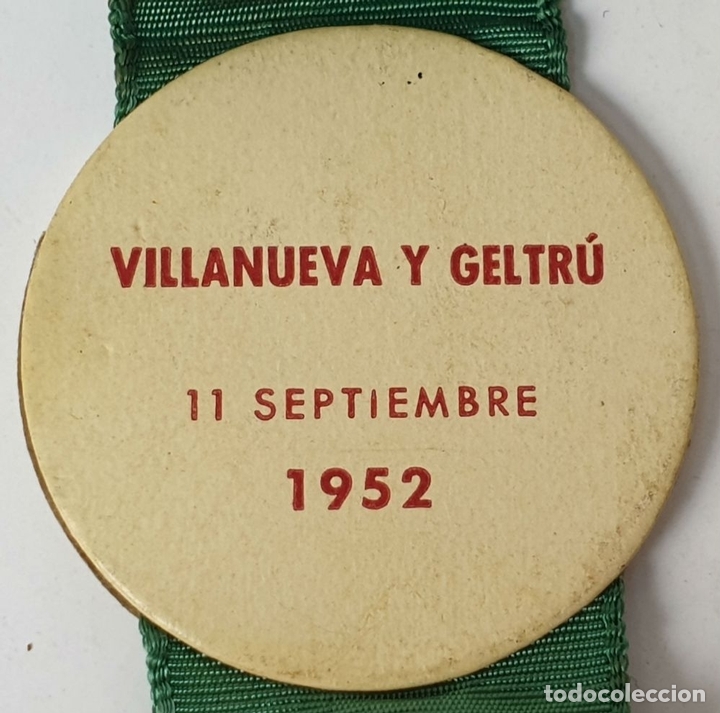 Trofeos y medallas: MEDALLA DE BRONCE E INSIGNIA. CENTENARIO PIRELLI. BARCELONA. 1902-1952. - Foto 4