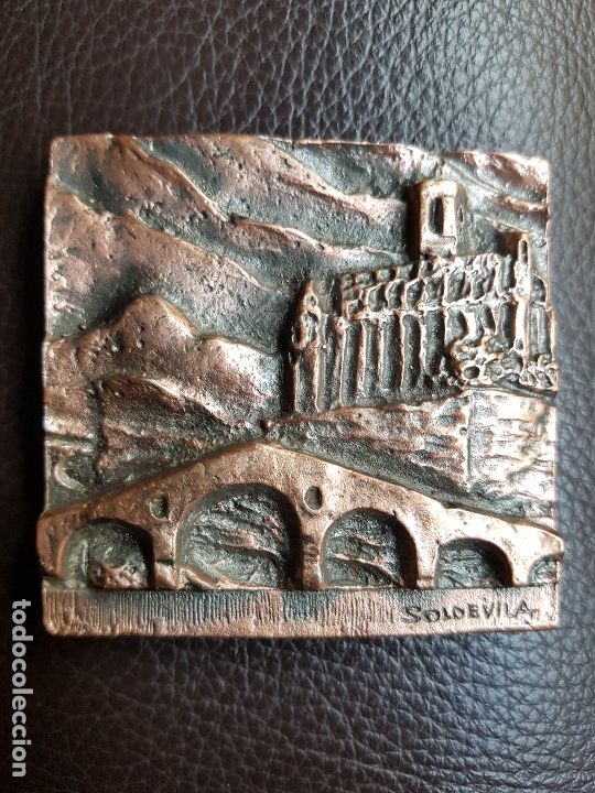 Trofeos y medallas: Medalla a la ciudad de Manresa 1979 - Foto 2