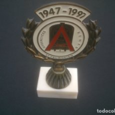 Trofeos y medallas: 50 ANIVERSARIO DE LA 1ª PROMOCIÓN DE APRENDICES DE RENFE 1947 - 1997. Lote 177404869