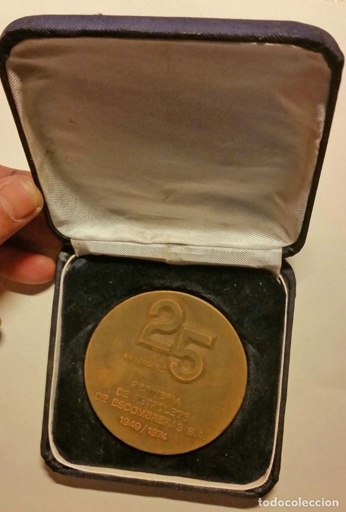 Trofeos y medallas: MEDALLA 25 A&Ntilde;OS REFINER&Iacute;A DE ESCOMBRERAS - Foto 3