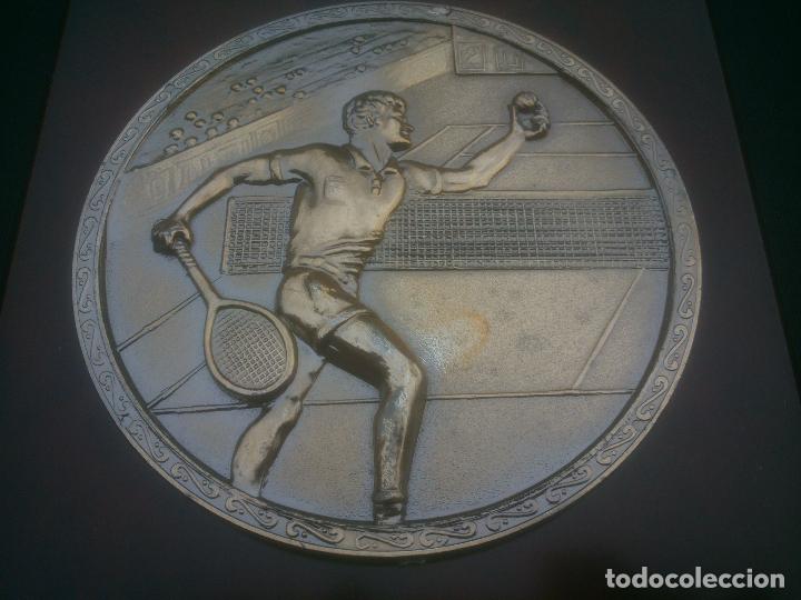 Trofeos y medallas: ANTIGUO TROFEO METOPA DE TENIS - Foto 2
