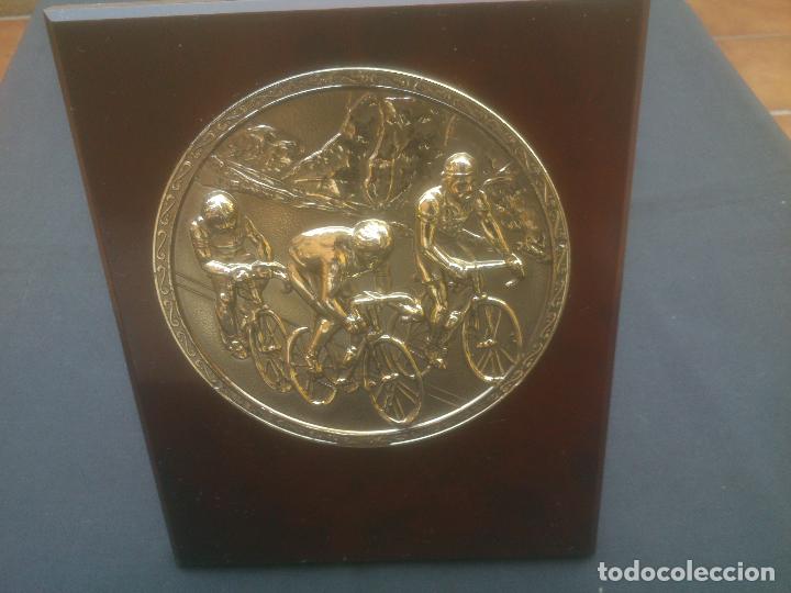 Trofeos y medallas: ANTIGUO TROFEO METOPA DE CICLISMO - Foto 3