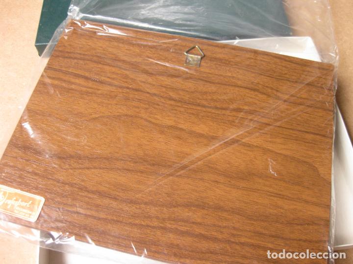 Trofeos y medallas: MARCO O BASE PARA PLACA EN PERFECTO ESTADL CON CAJA - Foto 2