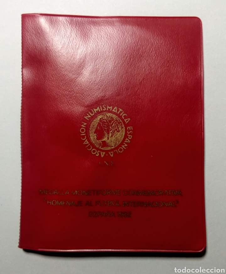 Trofeos y medallas: 1982. Cartera A.N.E. V Semana Nacional Numism&agrave;tica. - Foto 2