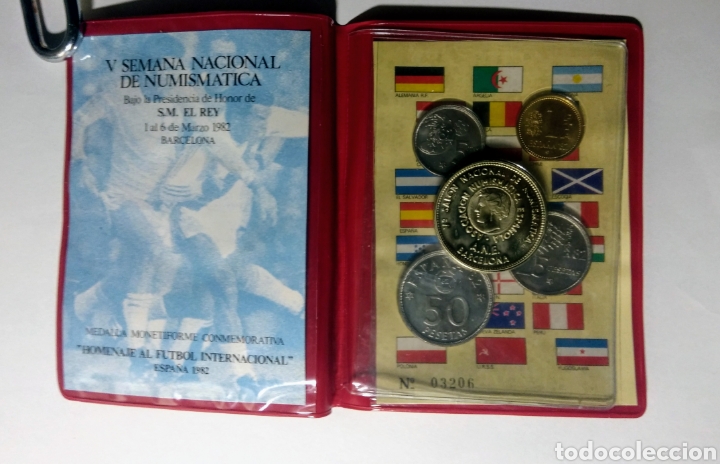 Trofeos y medallas: 1982. Cartera A.N.E. V Semana Nacional Numism&agrave;tica. - Foto 3