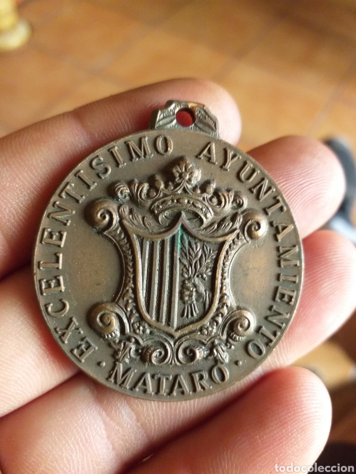 Trofeos y medallas: MEDALLA EXCELENTISIMO AYUNTAMIENTO MATARO - Foto 1