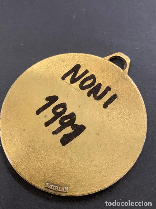 Trofeos y medallas: medalla ESQUI. Mide aprox 5cms de diametro. - Foto 2