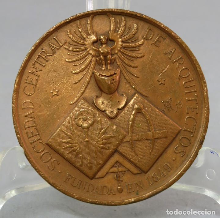 Trofeos y medallas: Medalla de bronce Sociedad Central de Arquitectos fundada en 1849 - Foto 1