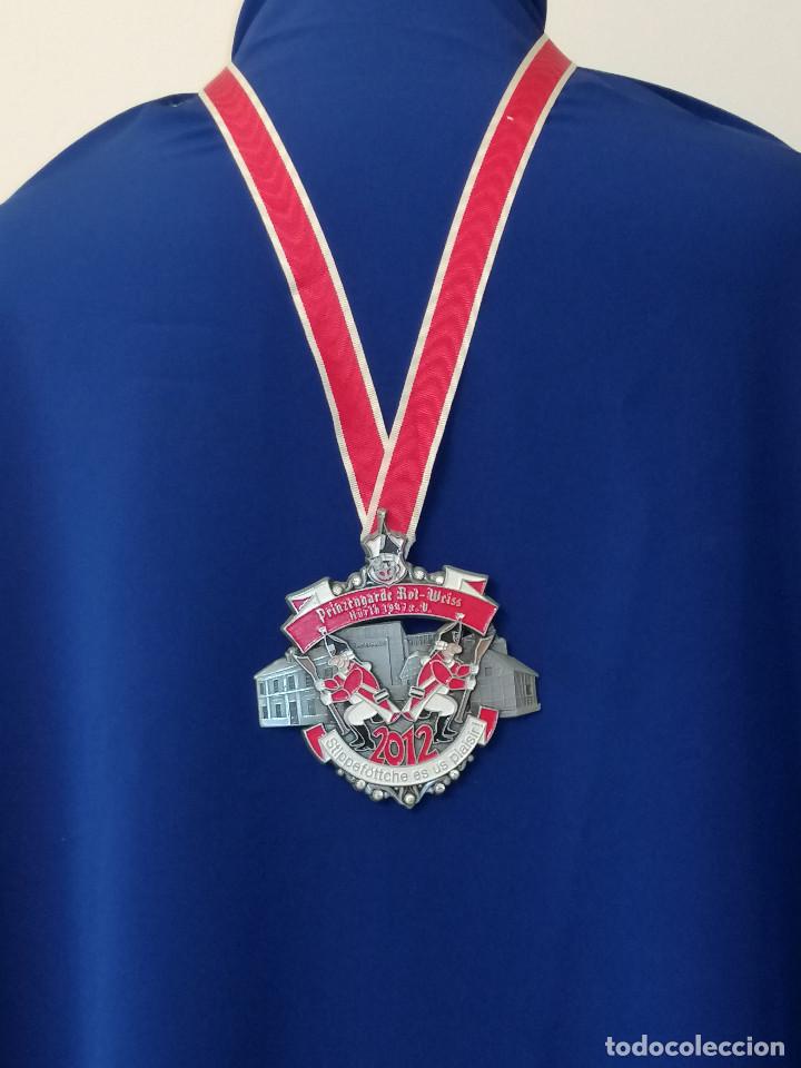 Trofeos y medallas: MEDALLA CARNAVAL ALEMAN( PRINZENGARDE ROT -WEISS) 2012 - Foto 3
