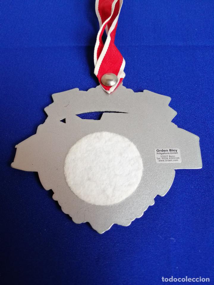Trofeos y medallas: MEDALLA CARNAVAL ALEMAN( PRINZENGARDE ROT -WEISS) 2012 - Foto 4