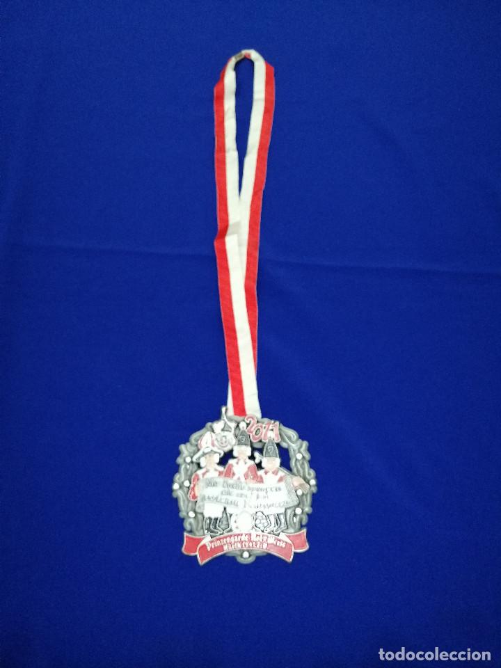 Trofeos y medallas: CARNAVAL ALEMAN( PRINZENGARDE ROT -WEISS) 2011 MEDALLA - Foto 2
