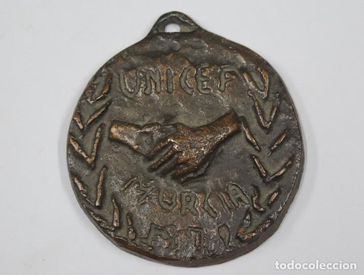 Trofeos y medallas: MEDALLA UNICEF MURCIA - Foto 1