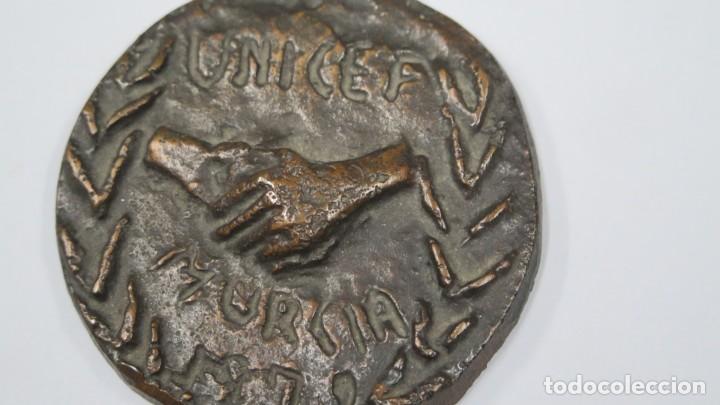 Trofeos y medallas: MEDALLA UNICEF MURCIA - Foto 2