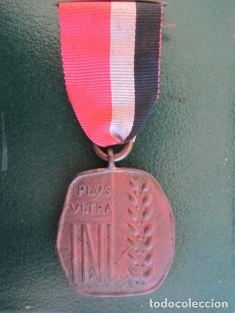 Trofeos y medallas: (2) MEDALLA I.N.I.PLUS ULTRA - Foto 1