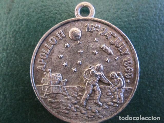 Trofeos y medallas: (2) MEDALLA APOLLO XI 24 JULIO 1969 - Foto 2