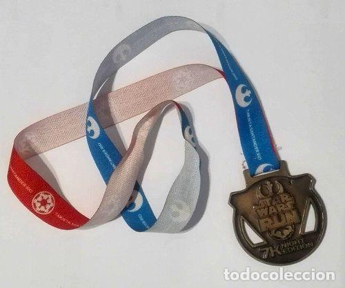 Trofeos y medallas: medalla star wars 7k night edition - Foto 1