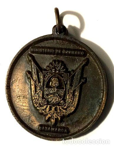 Trofeos y medallas: medalla consejo general de educacion catamarca 1983 - Foto 1