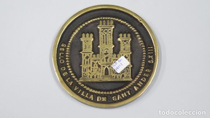 Trofeos y medallas: MEDALLA. EXPOSICION NUMISMATICA DE SANTANDER. 1985 - Foto 2