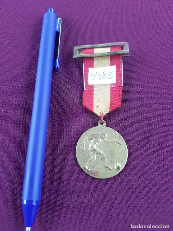 Trofeos y medallas: Medalla futbol - Foto 1