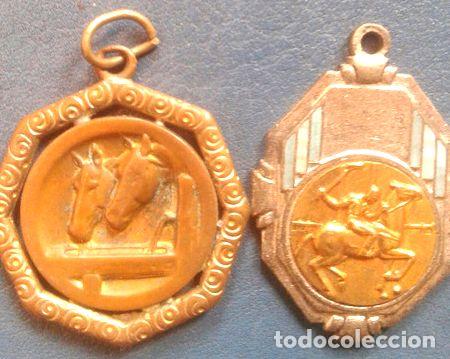 Trofeos y medallas: lote de dos medallas de caballos stud polo - Foto 1