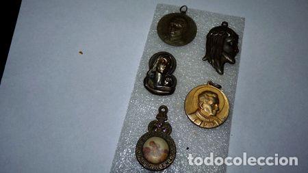 Trofeos y medallas: lote de cinco figuras religiosas - Foto 1