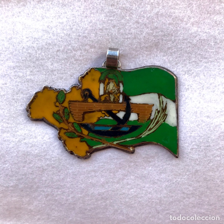 Trofeos y medallas: MEDALLA ESMALTADA DE ANDALUC&Iacute;A A IDENTIFICAR - Foto 1