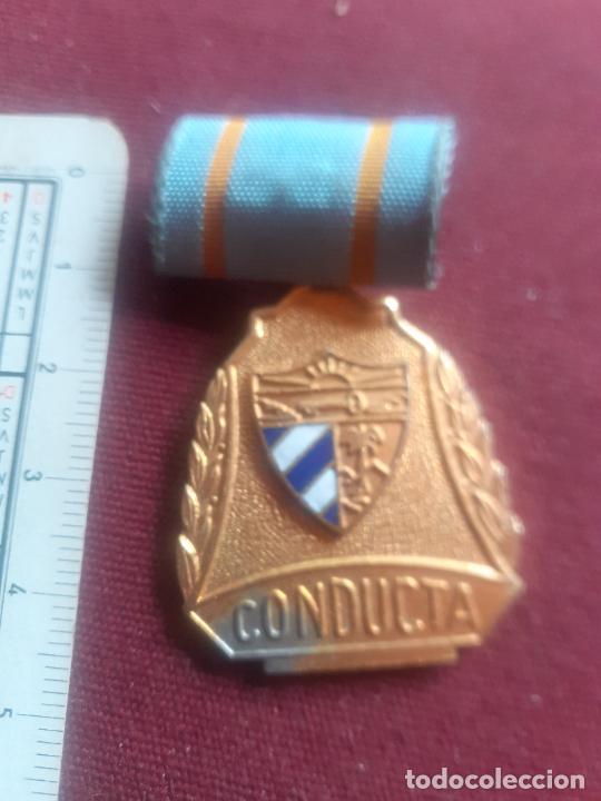 Trofeos y medallas: Cuba. Medalla colegial - Foto 1