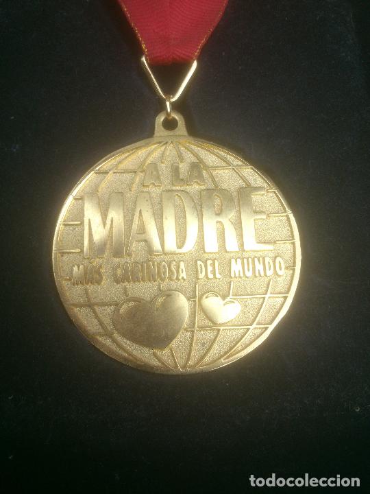 Trofeos y medallas: PREMIO A LA MEJOR MADRE - Foto 2
