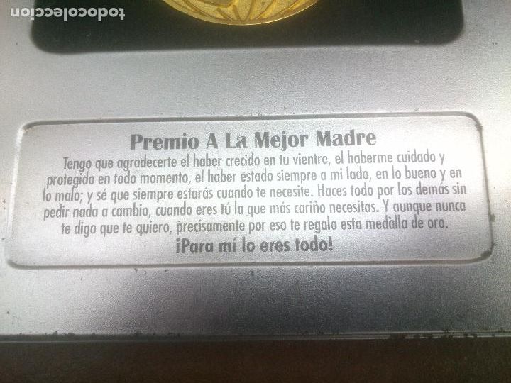 Trofeos y medallas: PREMIO A LA MEJOR MADRE - Foto 4