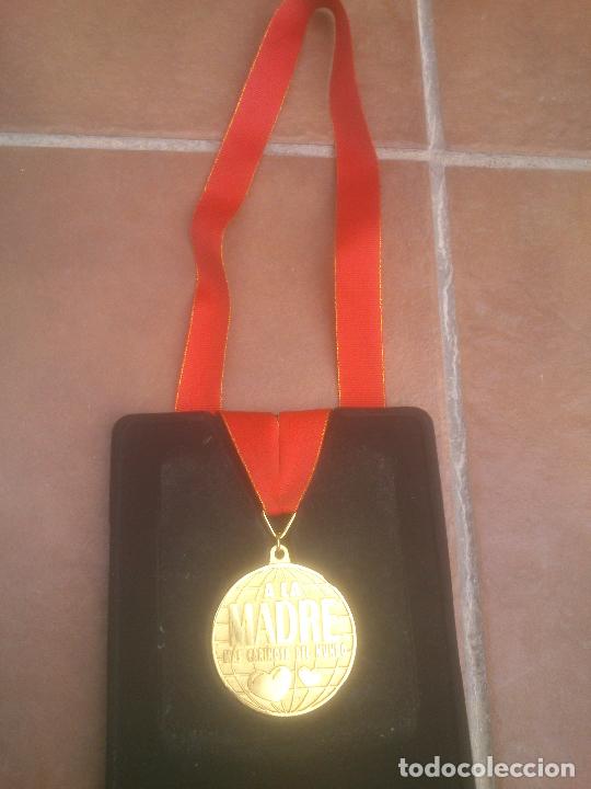 Trofeos y medallas: PREMIO A LA MEJOR MADRE - Foto 8