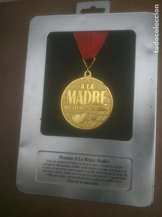 Trofeos y medallas: PREMIO A LA MEJOR MADRE - Foto 1