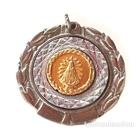 Trofeos y medallas: medalla plateada virgen de lujan - Foto 1