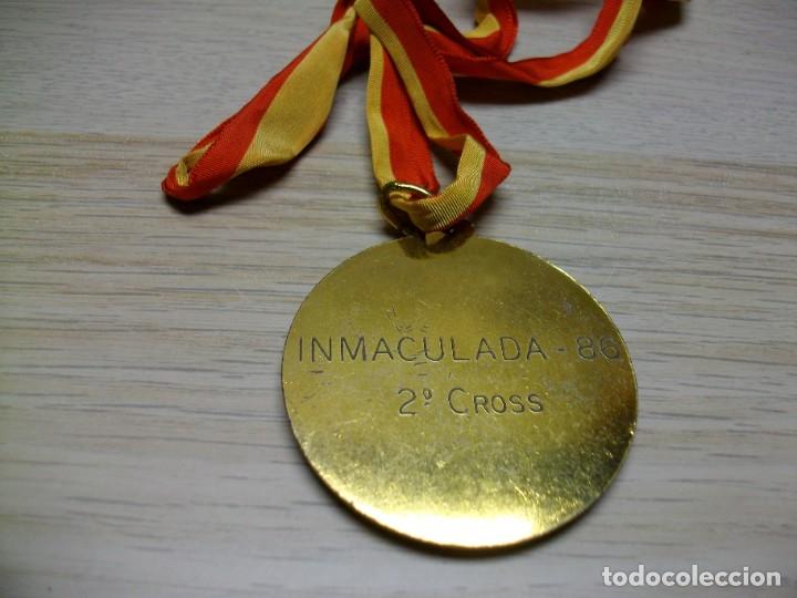 Trofeos y medallas: MEDALLA CROSS INMACULADA de 1985 - Foto 2