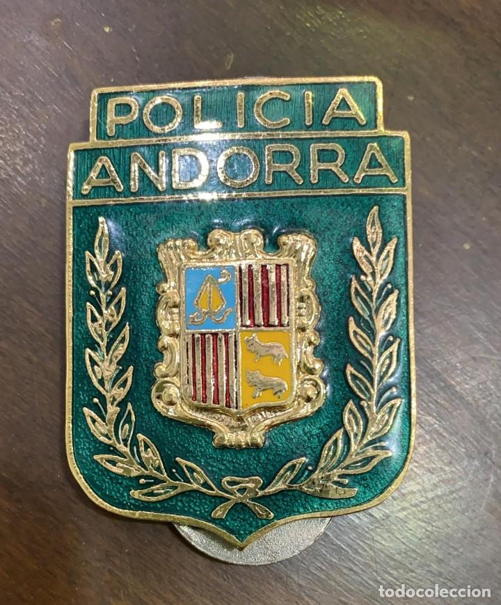 Trofeos y medallas: PLACA ESMALTADA DE LA POLICIA DE ANDORRA - Foto 1