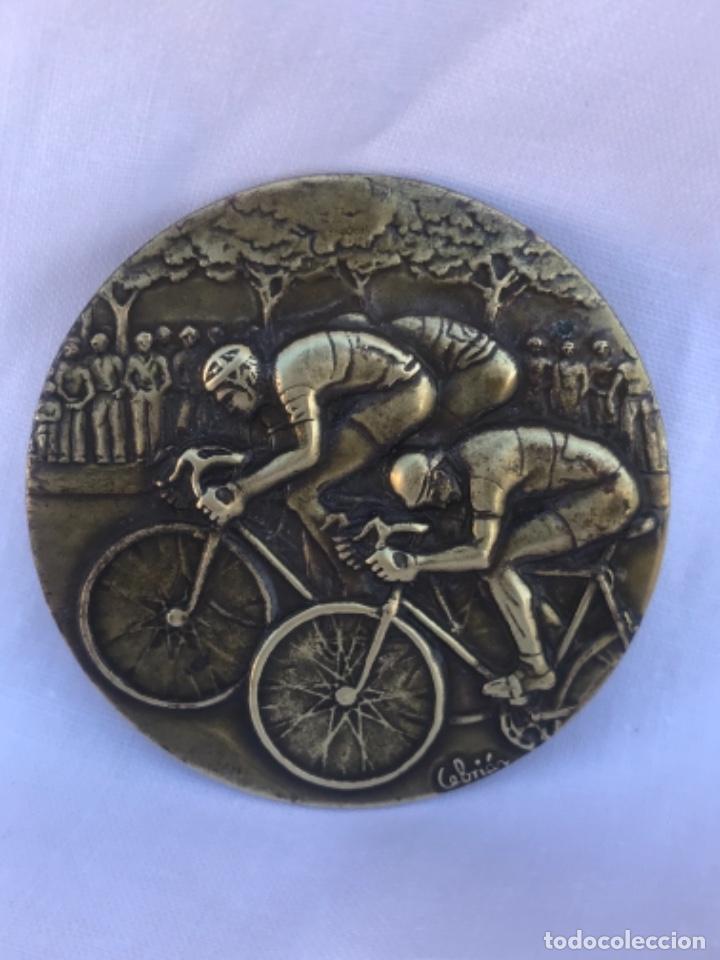 Trofeos y medallas: Medalla, ciclista, autor:Javier Cebrian - Foto 1
