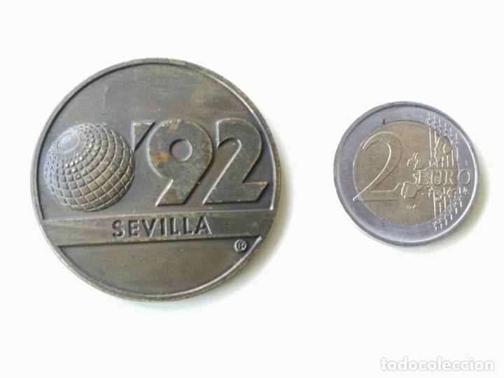 Trofeos y medallas: MONEDA CONMEMORATIVA DE LA EXPO 92. SEVILLA - Foto 3