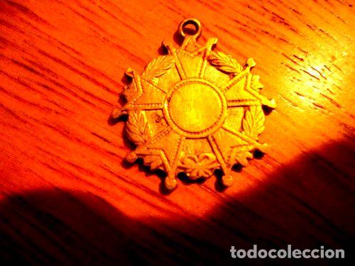 Trofeos y medallas: medalla en forma de estrella cd 149 - Foto 1