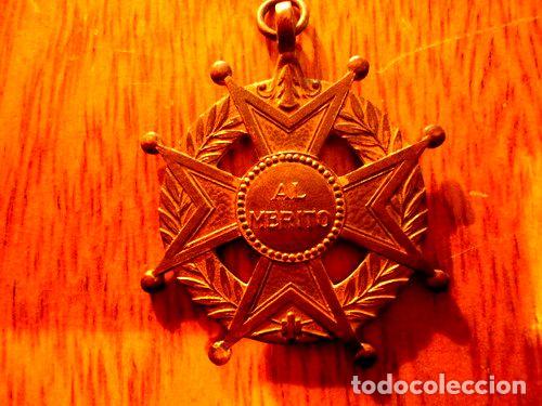 Trofeos y medallas: medalla en forma de estrella cd 148 - Foto 1
