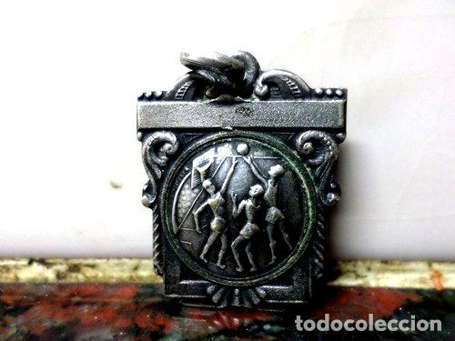 Trofeos y medallas: medalla basquet 1 premio 1949 - Foto 1