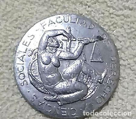Trofeos y medallas: medalla facultad de derecho bodas de plata cde la corcova - Foto 1