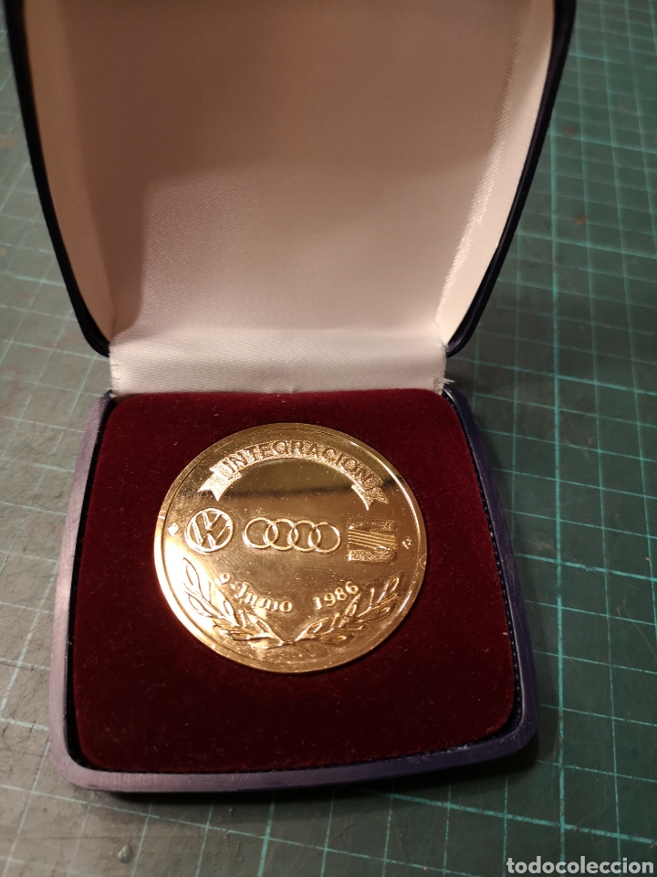 Trofeos y medallas: Moneda Seat Wolkswagen Audi - Foto 2