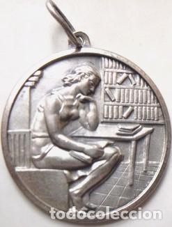 Trofeos y medallas: medalla alpaca egresada 1976 - Foto 1