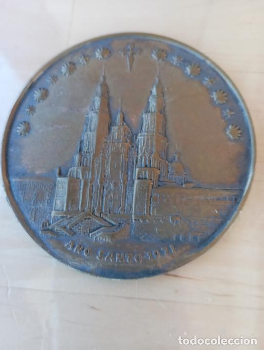 Trofeos y medallas: PLACA, MEDALLON, A&Ntilde;O SANTO 1971 - Foto 2
