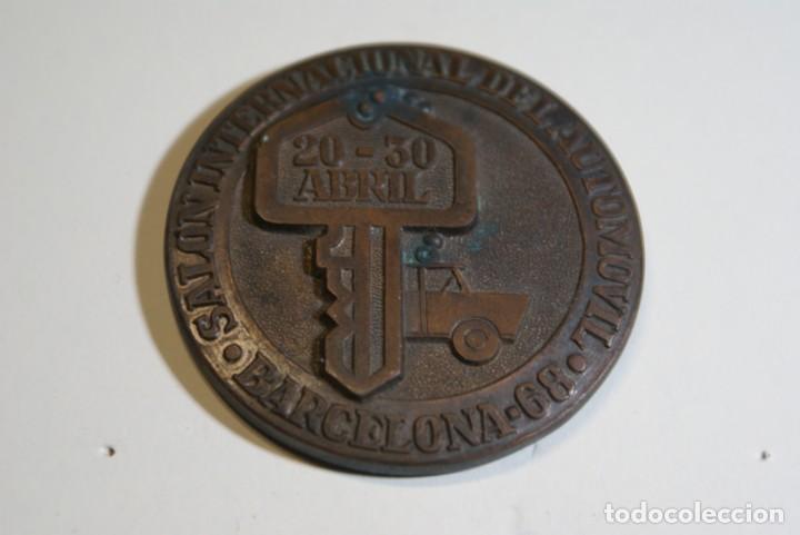Trofeos y medallas: MEDALLA SALON INTERNACIONAL DEL AUTOMOVIL - Foto 1