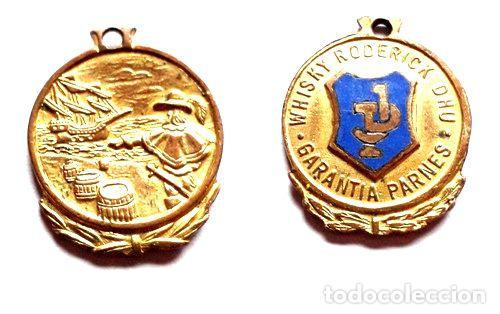 Trofeos y medallas: antigua medalla de whisky esmaltada - Foto 1