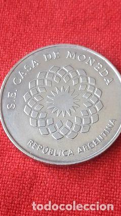 Trofeos y medallas: medalla primera moneda patria secasa de moneda - Foto 1