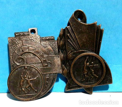 Trofeos y medallas: 2 antiguas medallas de basquet - Foto 1
