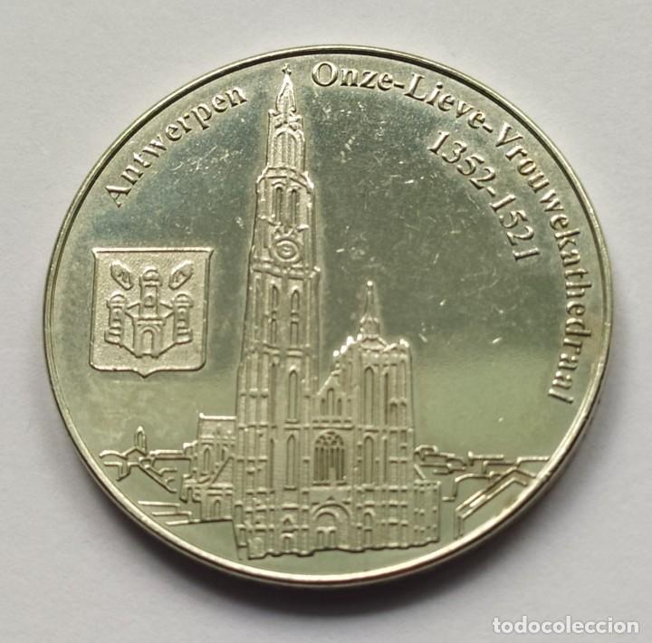Trofeos y medallas: ## Medalla Catedral Onze Lieve 2012 ## - Foto 1