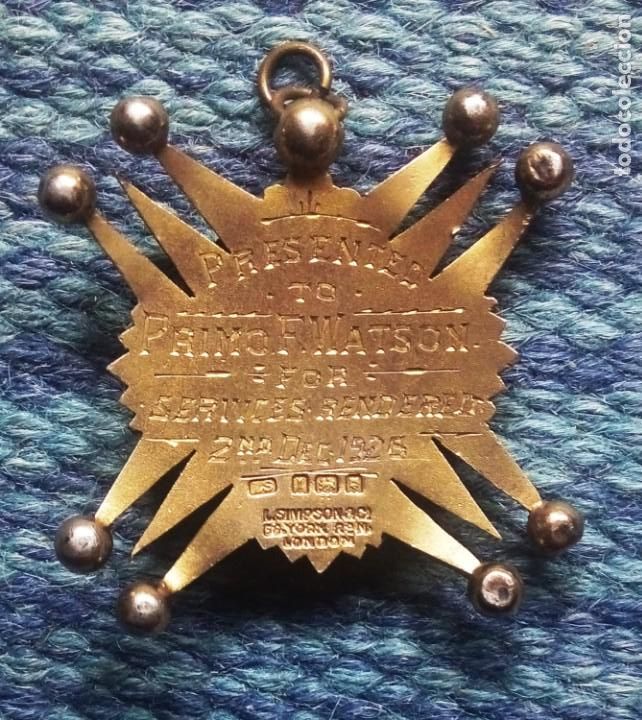 Trofeos y medallas: Medalla condecoraci&oacute;n inglesa de plata dorada. 1925 - Foto 2