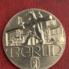 Trofeos y medallas: MEDALLA ALEMANA 40 AÑOS RDA BERLÍN 1989. Lote 359395850